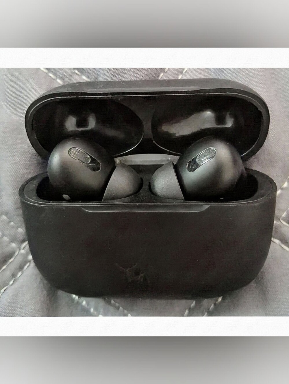 Matte Black True Wireless Earbuds Bluetooth In-Ear Headphones with Case